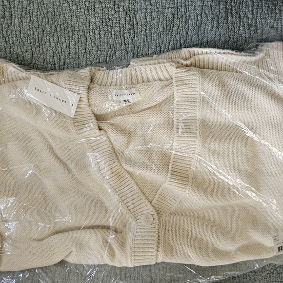 Basin + Range sweater M/L Cream colored - Picture 1 of 5